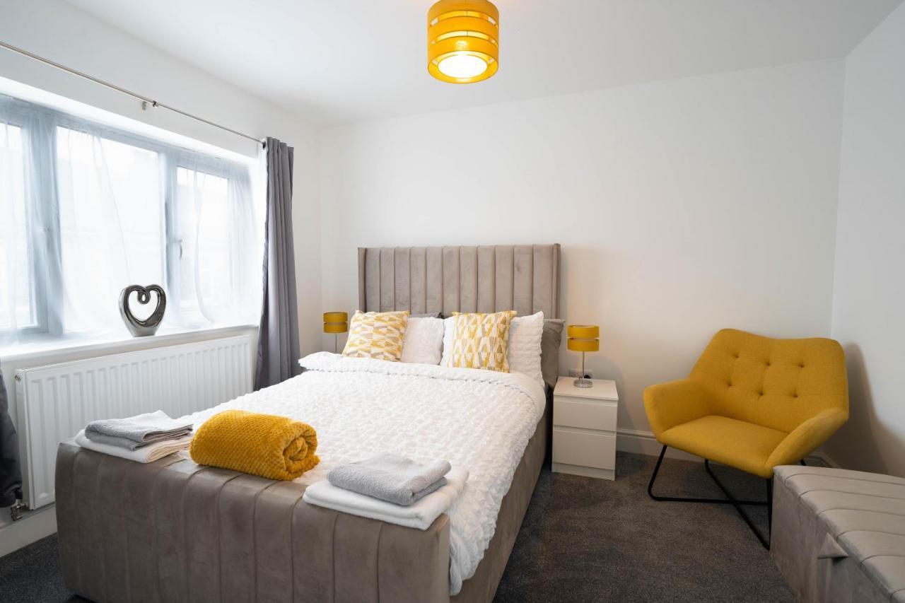 Entire Modern Home With Private Parking For 6/8 Persons Worksop Exterior photo