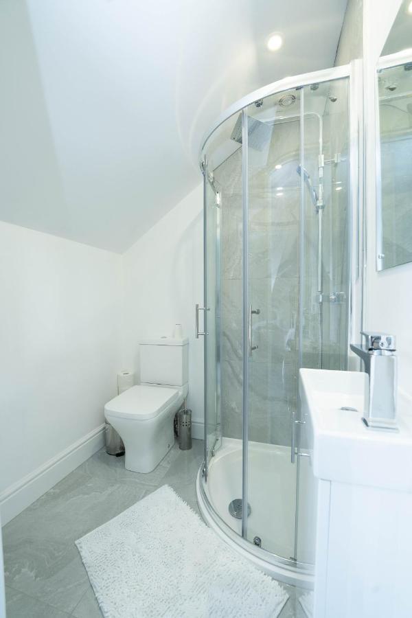 Entire Modern Home With Private Parking For 6/8 Persons Worksop Exterior photo